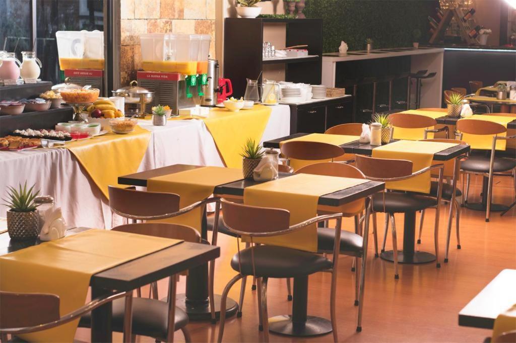 Pocitos Plaza Hotel Montevideo Exterior photo